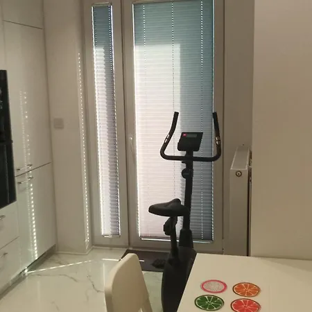 On Krzewna 8 * Varšava